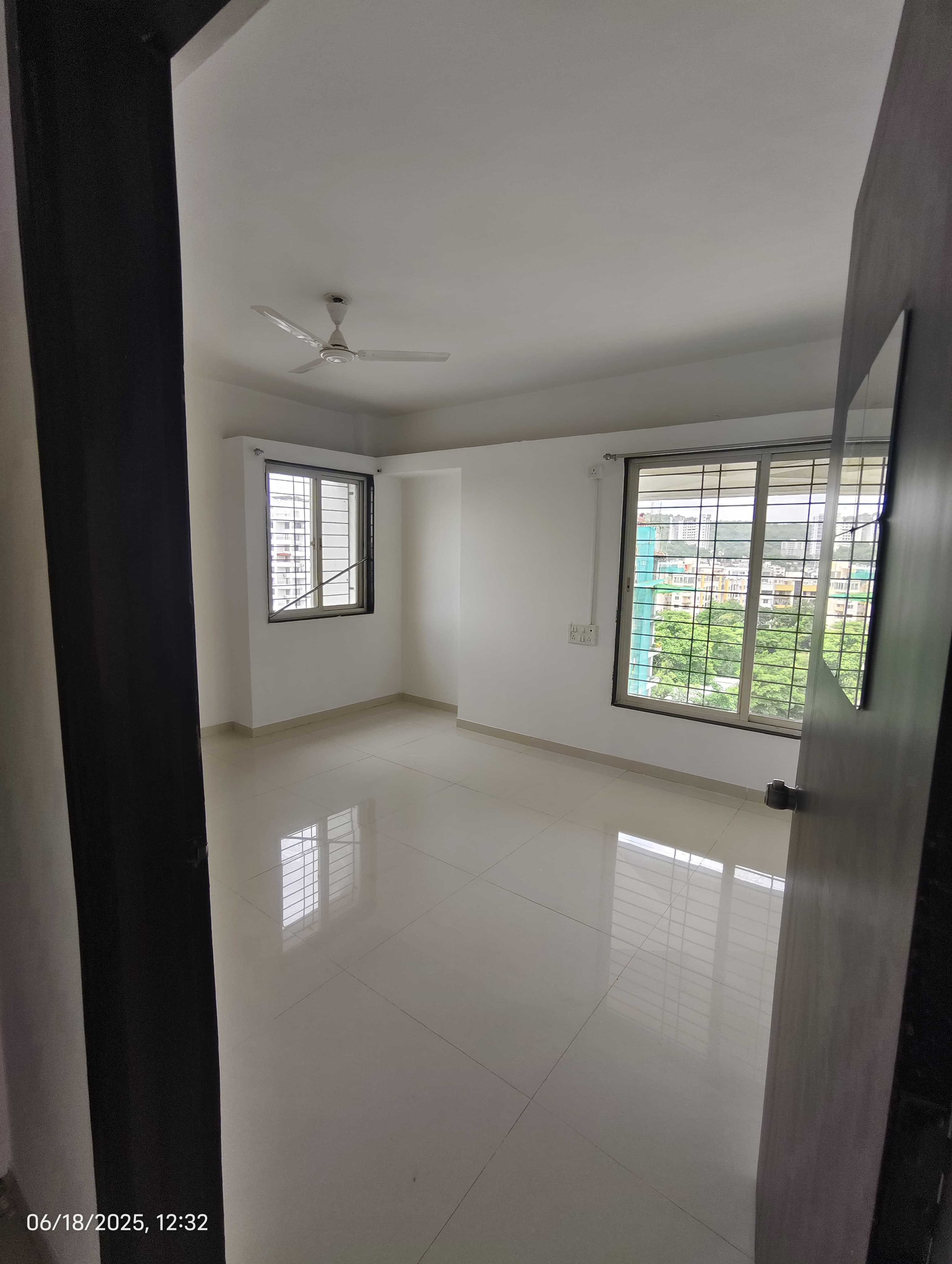 3.5 BHK for sale near Jupiter Hospital Baner