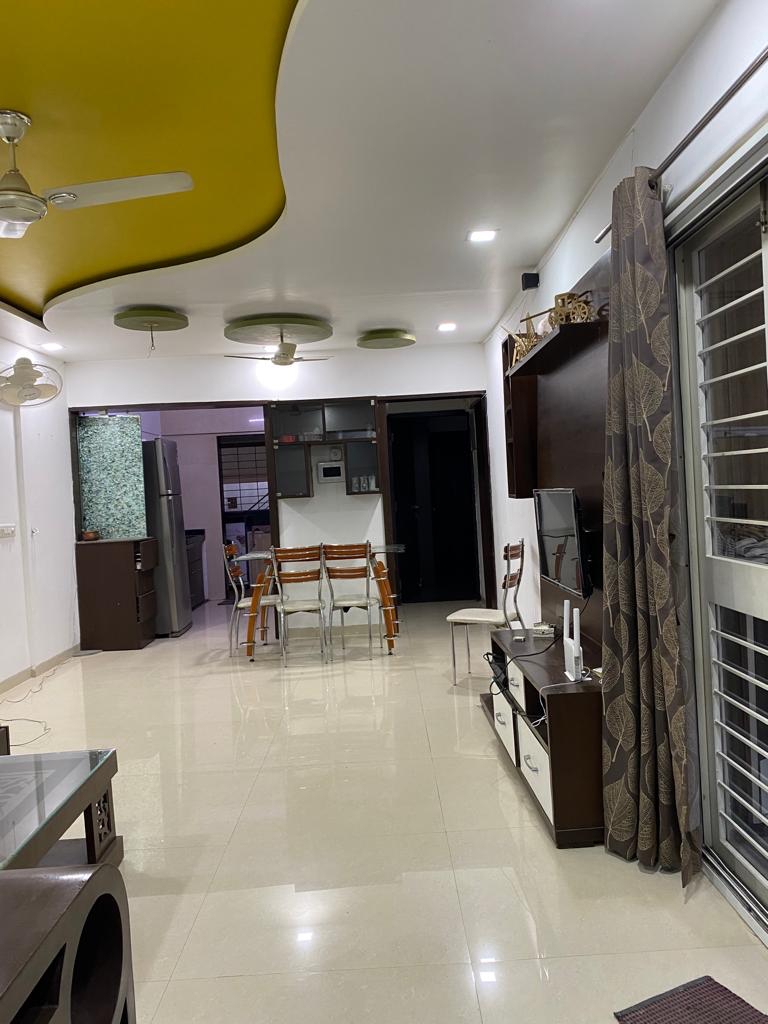 Big size 2.5 BHK fully furnished flat for sell