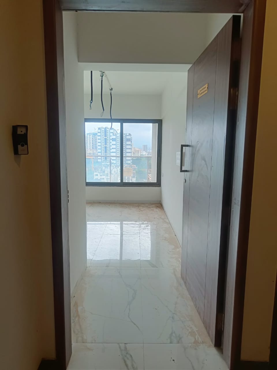 Big size 4BHK unfurnished flat for sell in Balewadi