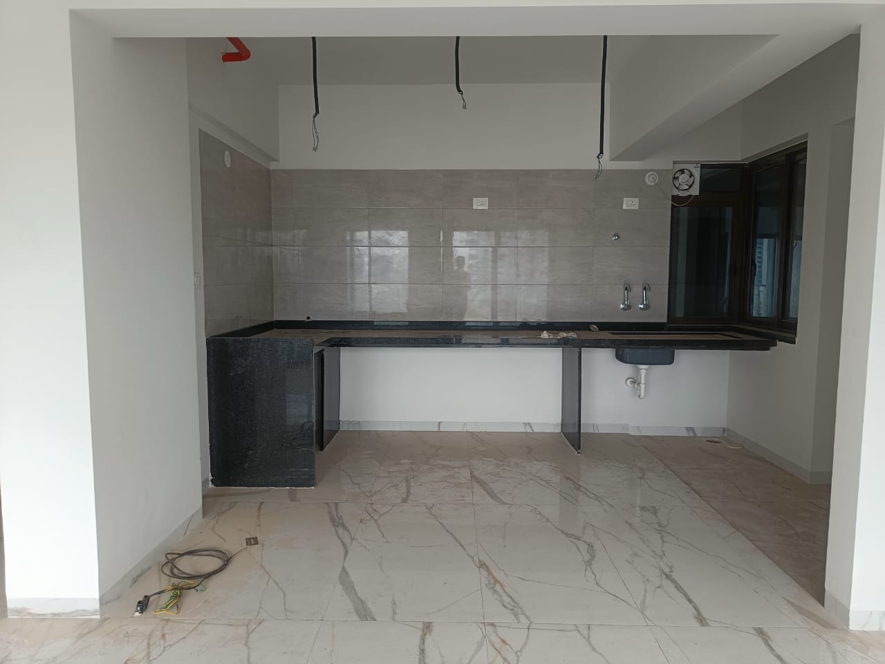 Big size 4BHK unfurnished flat for sell in Balewadi