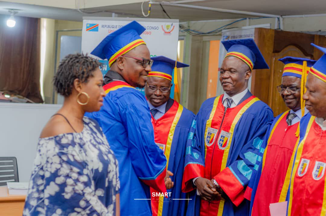 UNIKIN : L’assistant Joël NZAMPUNGU de l’école de criminologie a brillamment soutenu sa thèse de doctorat en communication