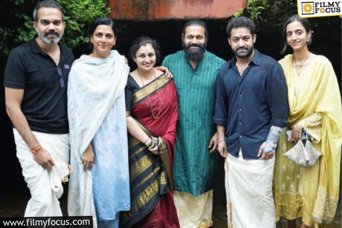 NTR Accompanied By His Family, Visited The Keshavanatheshwara Temple