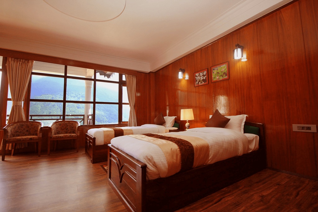COTTAGE ROOM WITH BALCONY