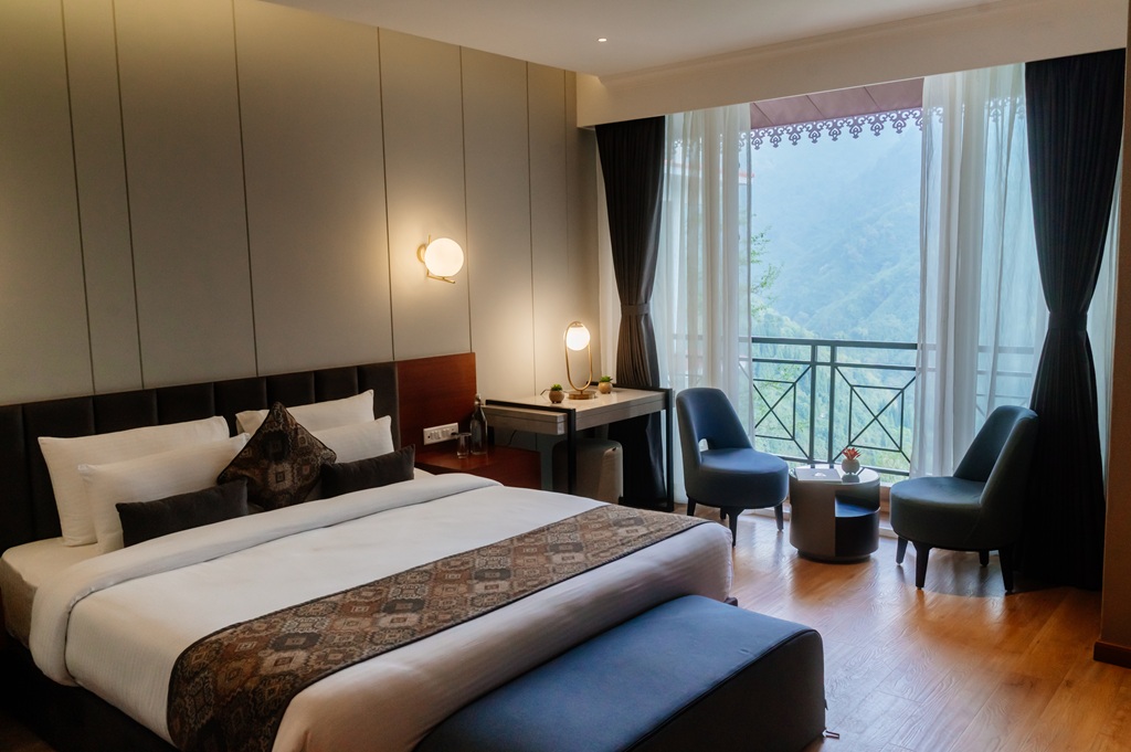 PREMIUM VALLEY VIEW ROOM thumb