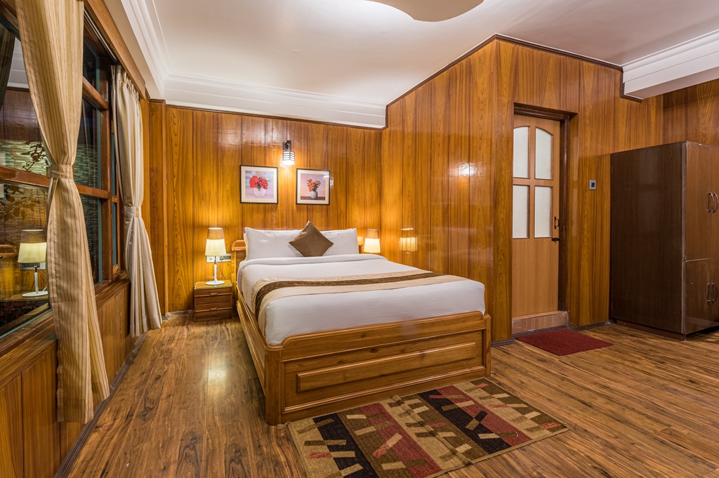 DELUXE VIEW ROOM