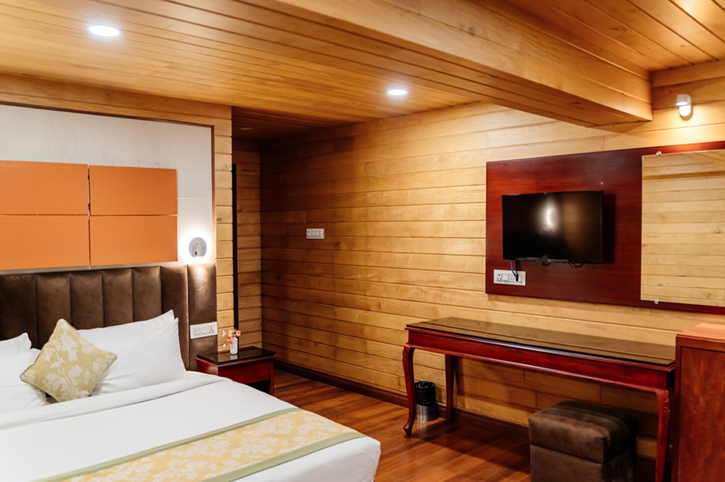 LUXURY VIEW ROOMS WITH BALCONY