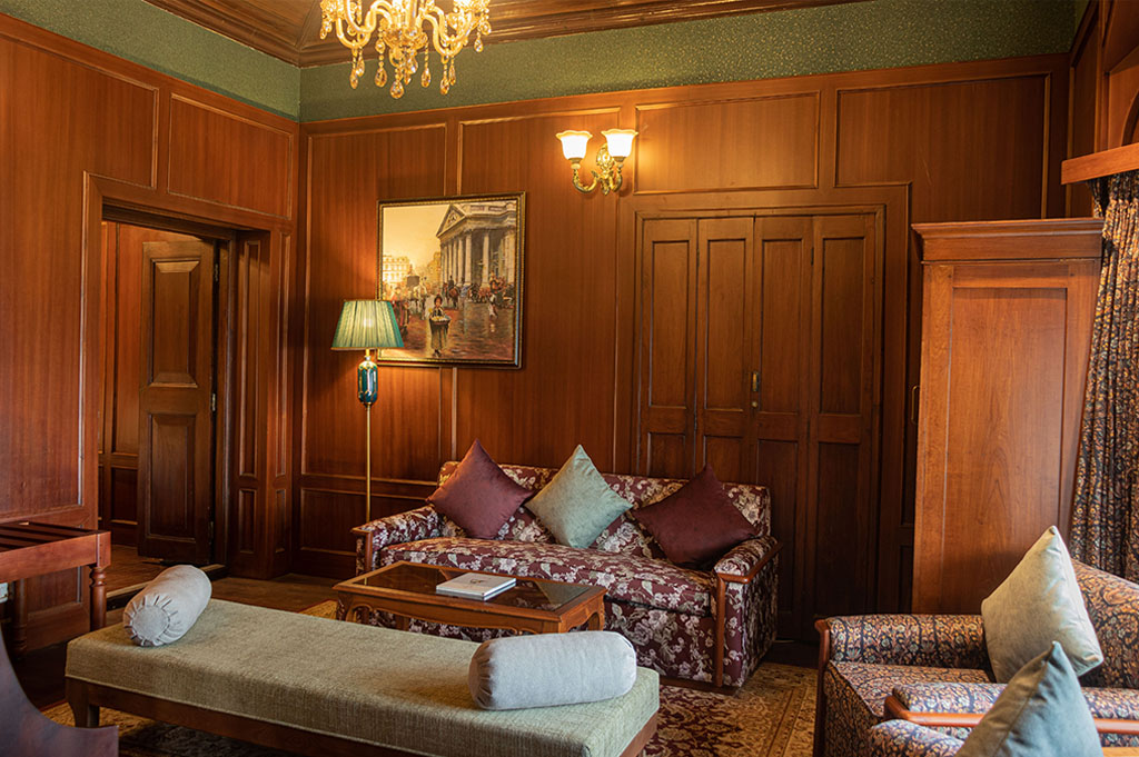 BRITISH ROOM thumb
