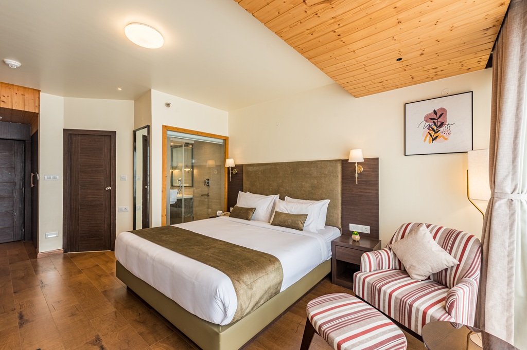 KANCHENJUNGA SUITES WITH BALCONY thumb