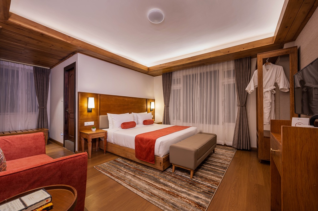 DELUXE ROOM thumb
