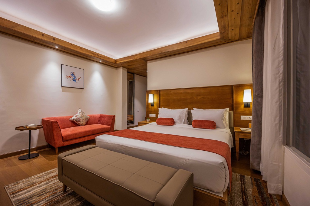 DELUXE ROOM