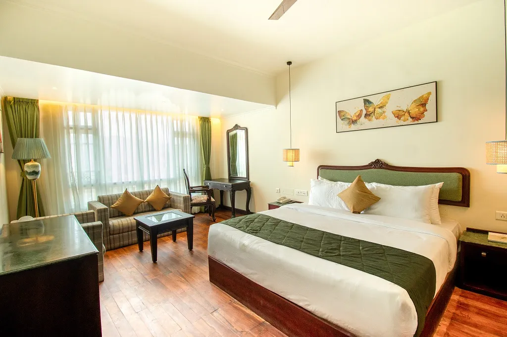 LUXURY SUITE WITH BALCONY 