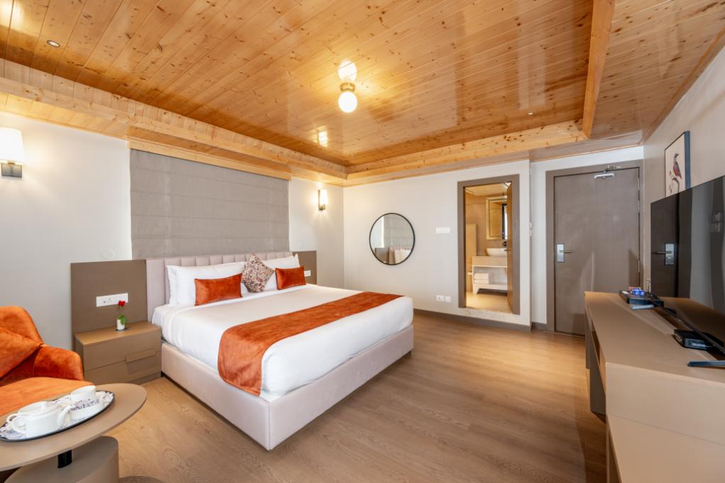  LUXURY ATTIC VIEW ROOM WITH BALCONY
