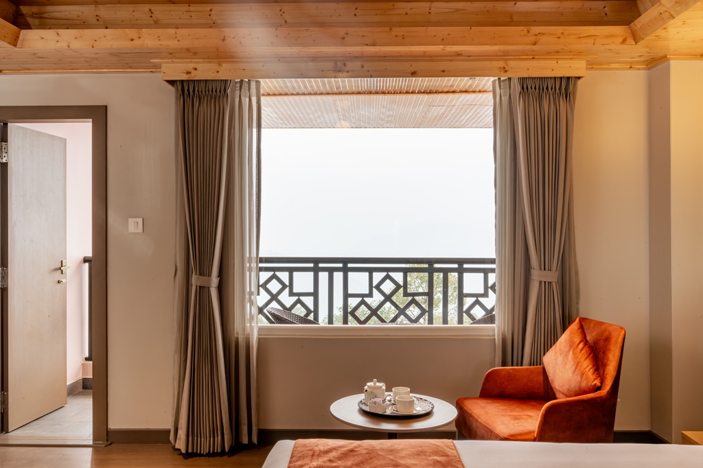LUXURY VIEW ROOM WITH BALCONY thumb