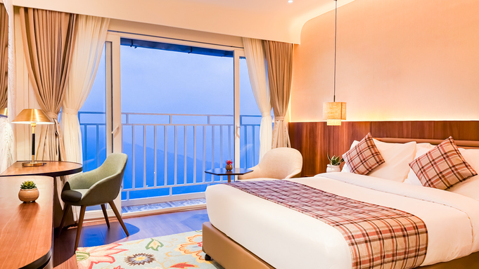 PREMIUM PLUS VIEW ROOM WITH STANDING BALCONY