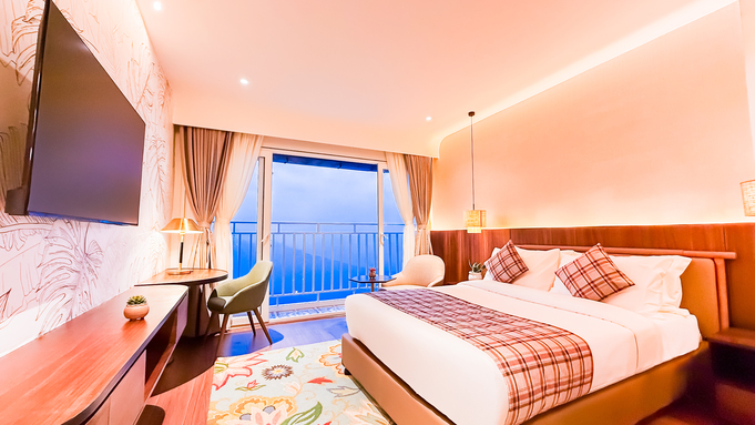PREMIUM PLUS VIEW ROOM WITH STANDING BALCONY thumb