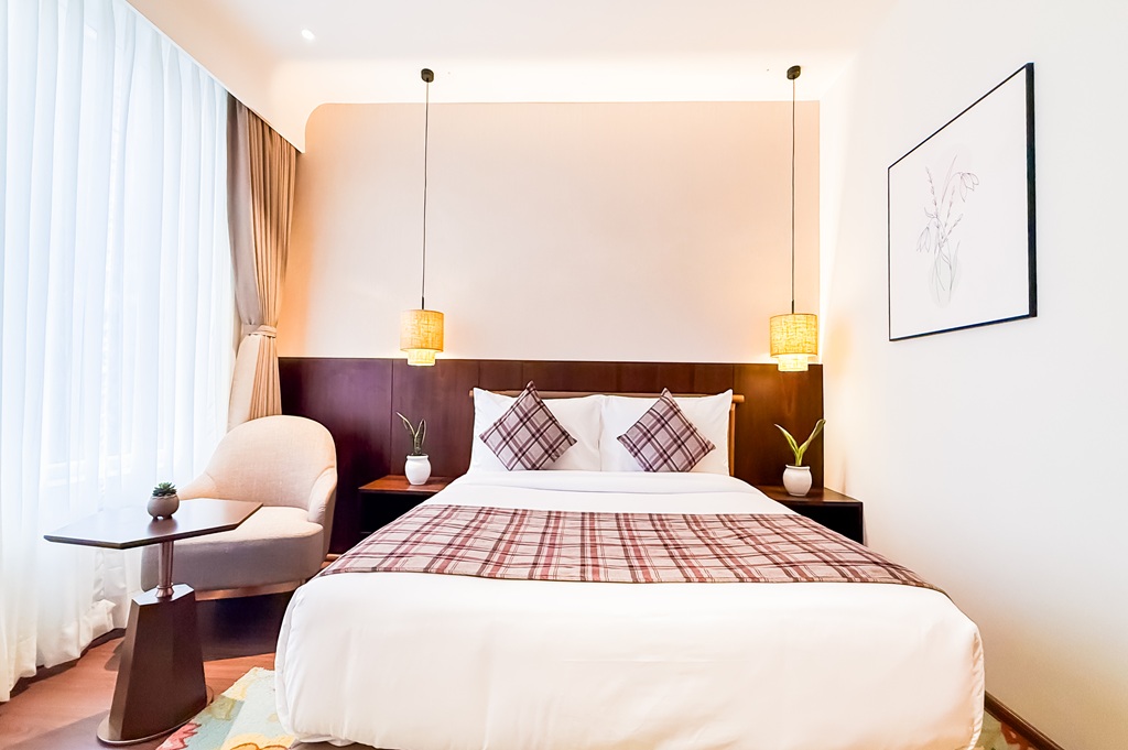 PREMIUM PLUS VALLEY VIEW ROOM thumb