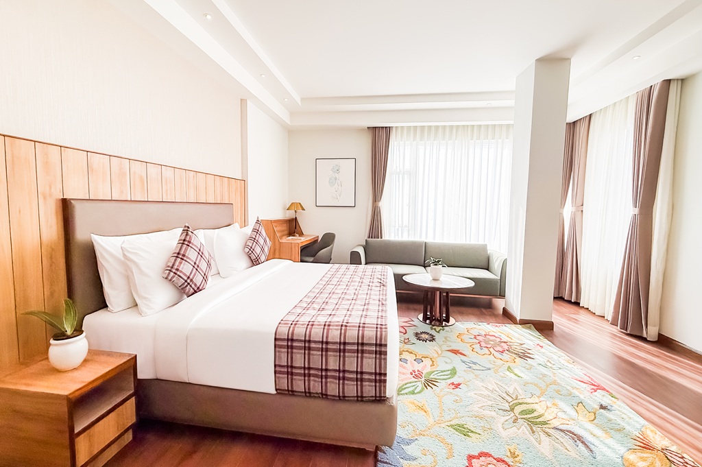 LUXURY VIEW ROOM thumb
