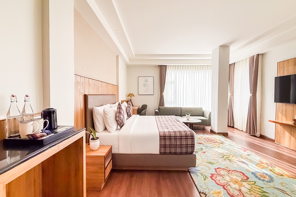 LUXURY VIEW ROOM