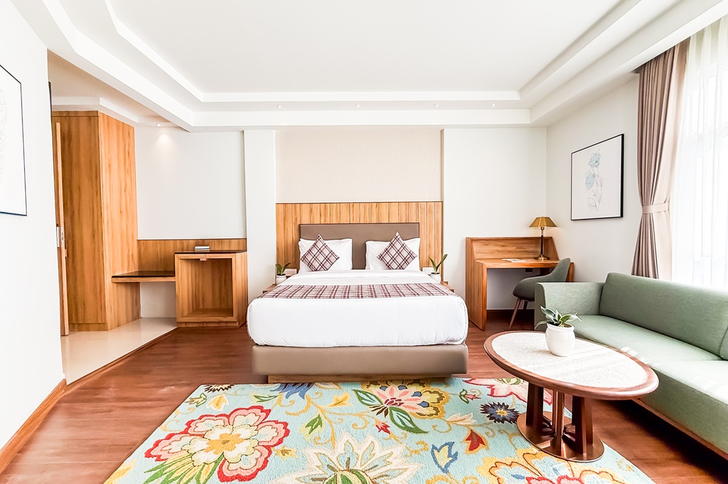LUXURY VIEW ROOM thumb