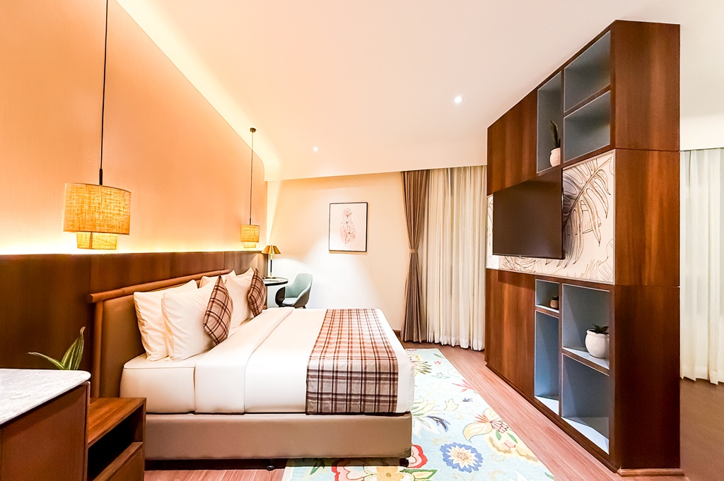  PREMIUM SUITE ROOM ROAD VIEW