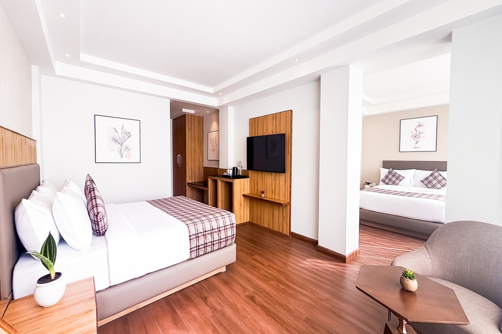 LUXURY FAMILY VIEW ROOM thumb