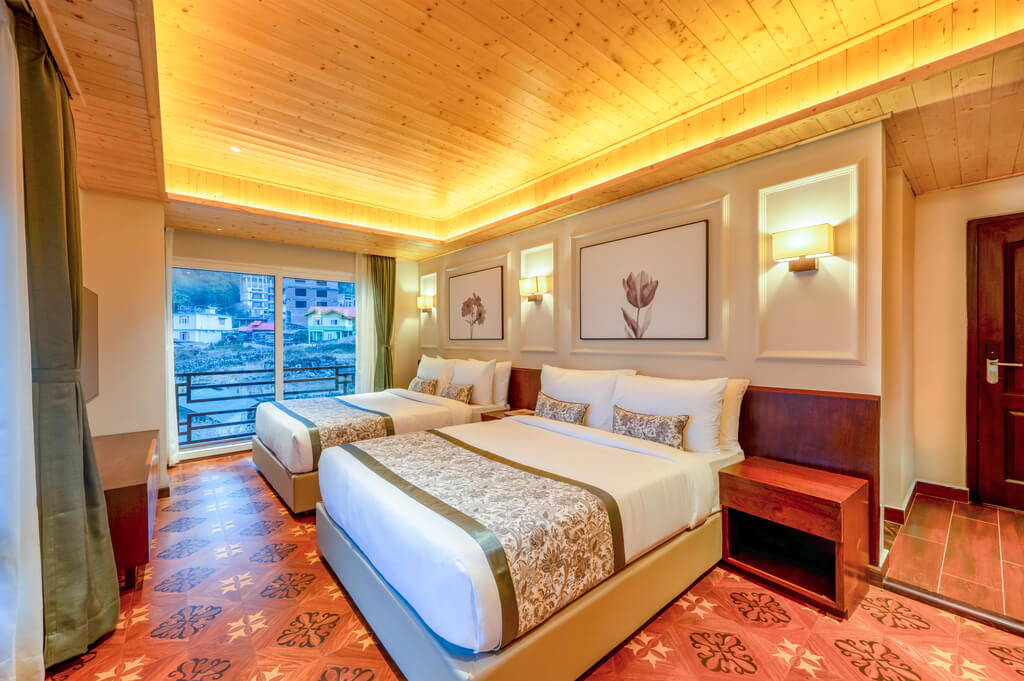  FAMILY VIEW ROOM WITH BALCONY thumb