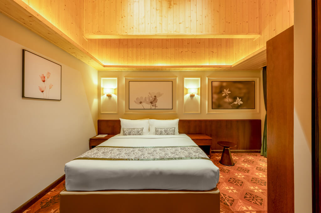  LUXURY PARTIAL VIEW ROOM thumb