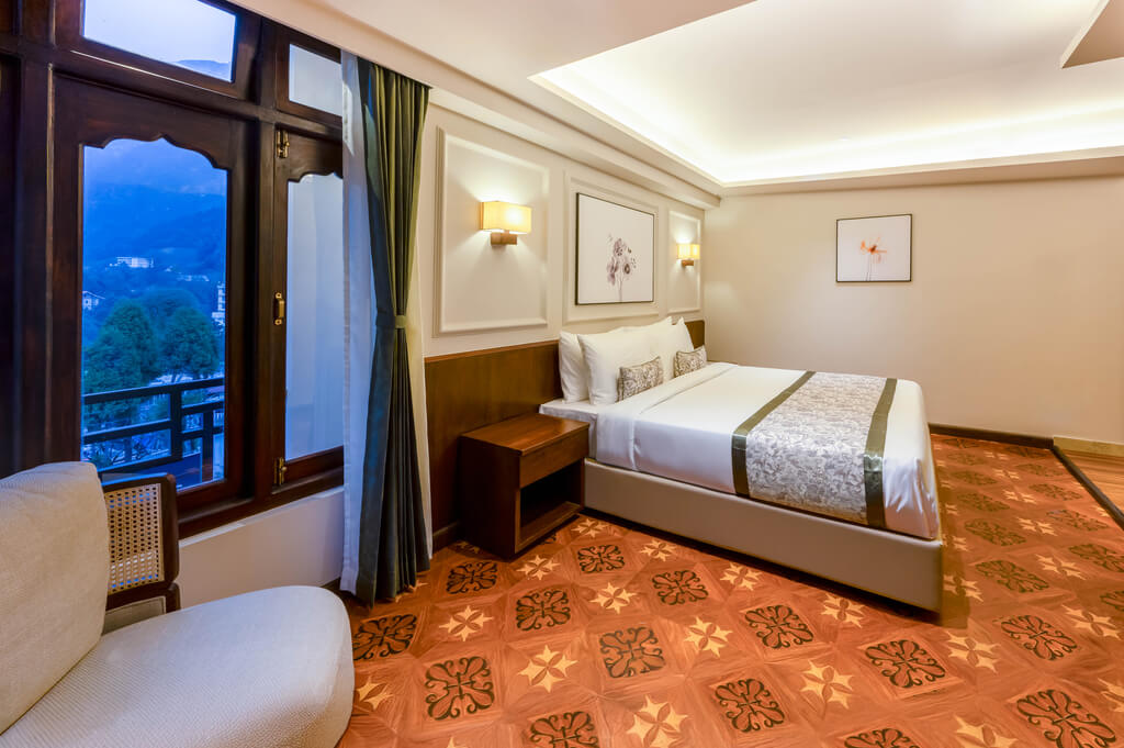 PREMIUM VIEW ROOM WITH BALCONY thumb