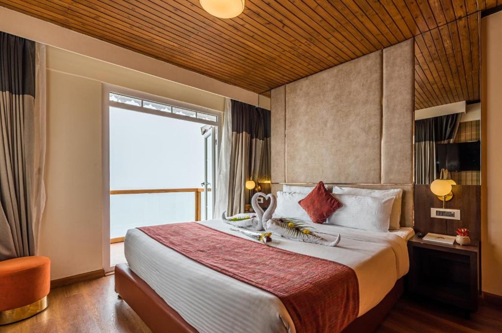 PREMIUM VIEW ROOM WITH BALCONY