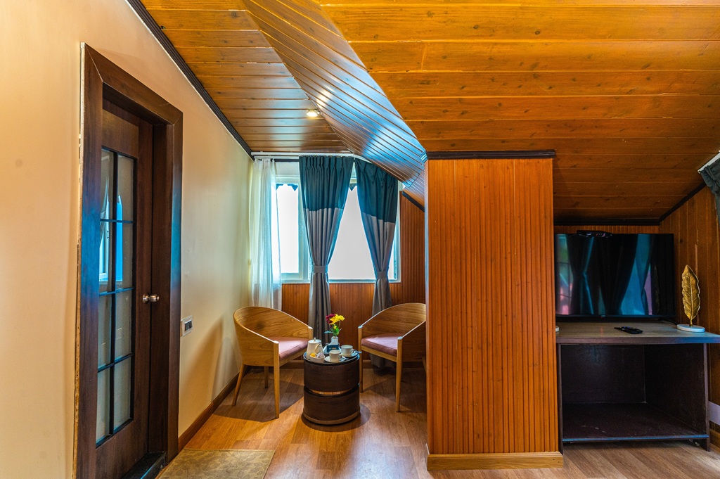 ATTIC ROOM WITH BALCONY