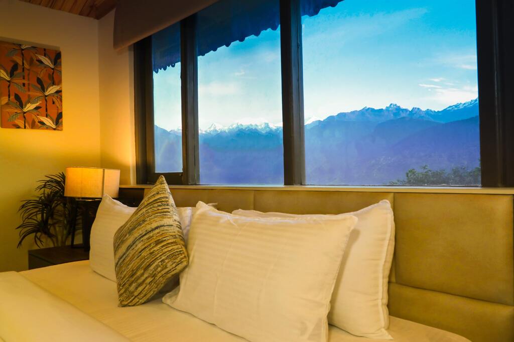 ATTIC VALLEY VIEW WITH BALCONY