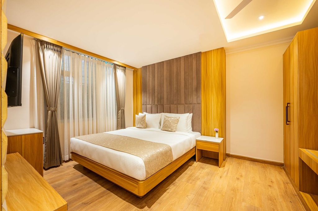 DELUXE ROOM thumb
