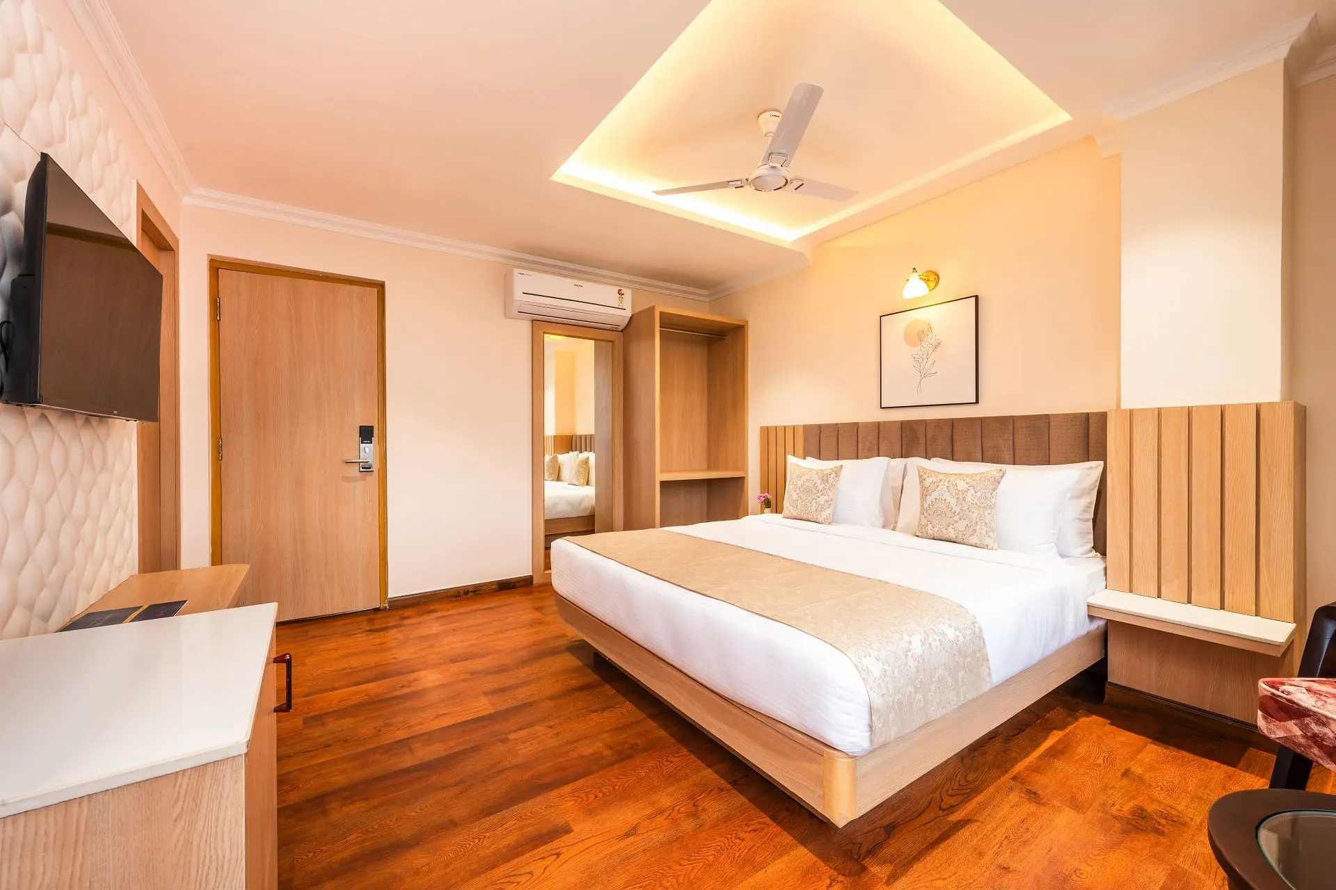 PREMIUM VIEW ROOMS thumb