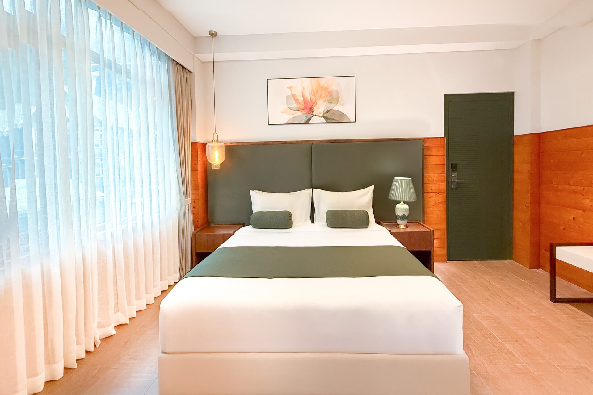 PREMIUM VIEW ROOM WITH BALCONY thumb