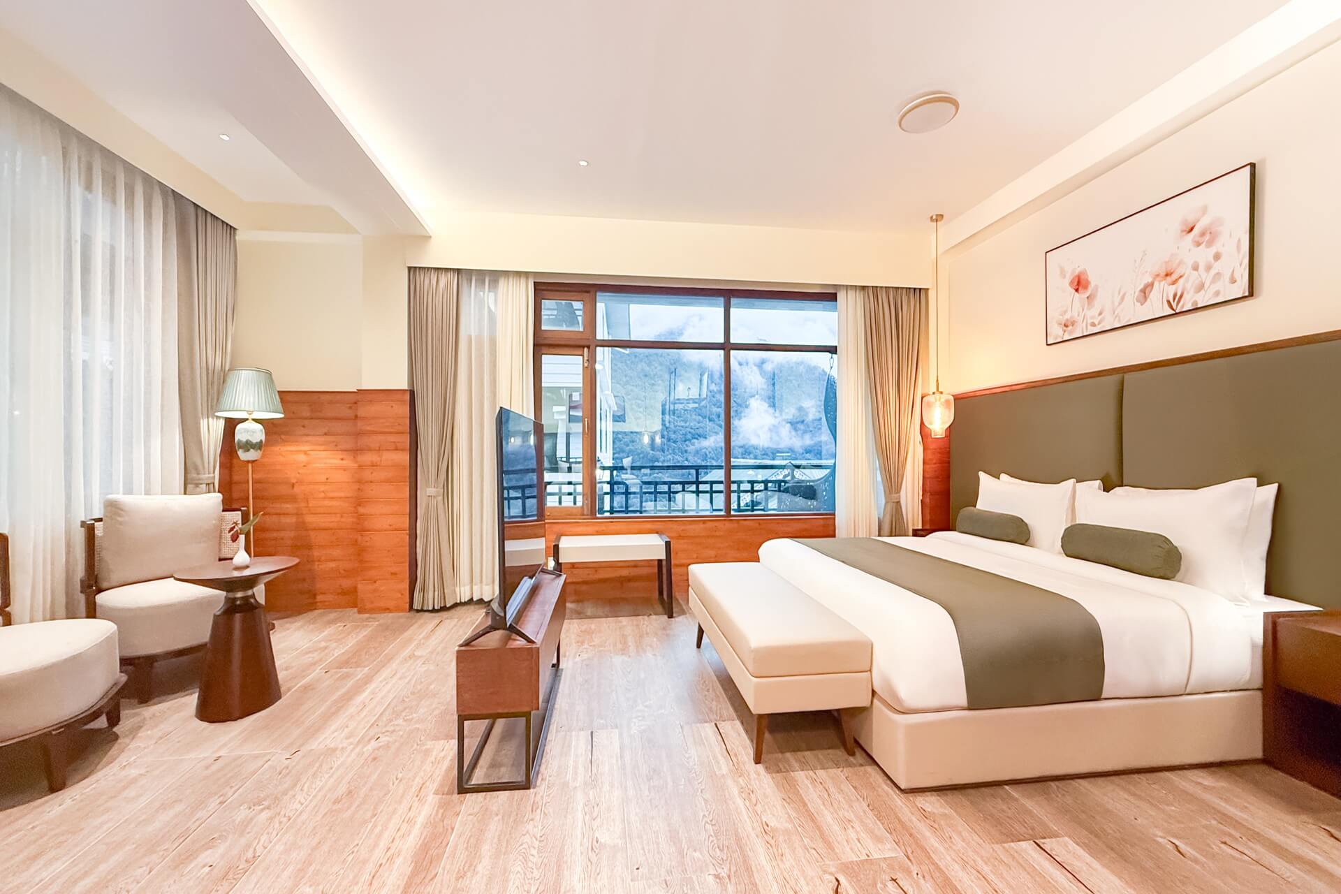 FAMILY VIEW ROOM WITH BALCONY