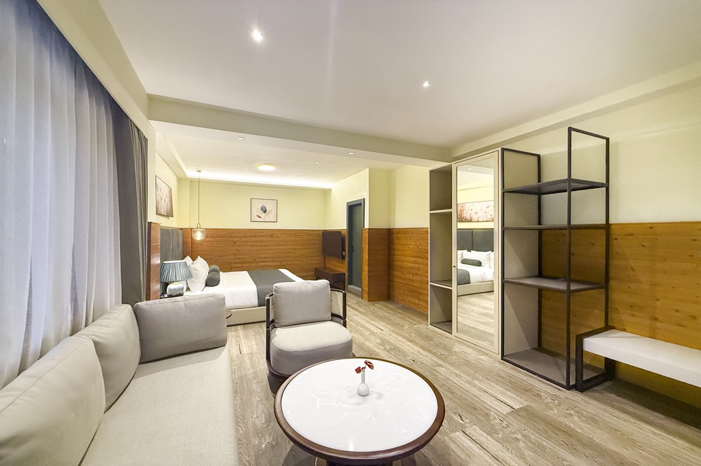 LUXURY COTTAGE VIEW ROOM WITH BALCONY thumb