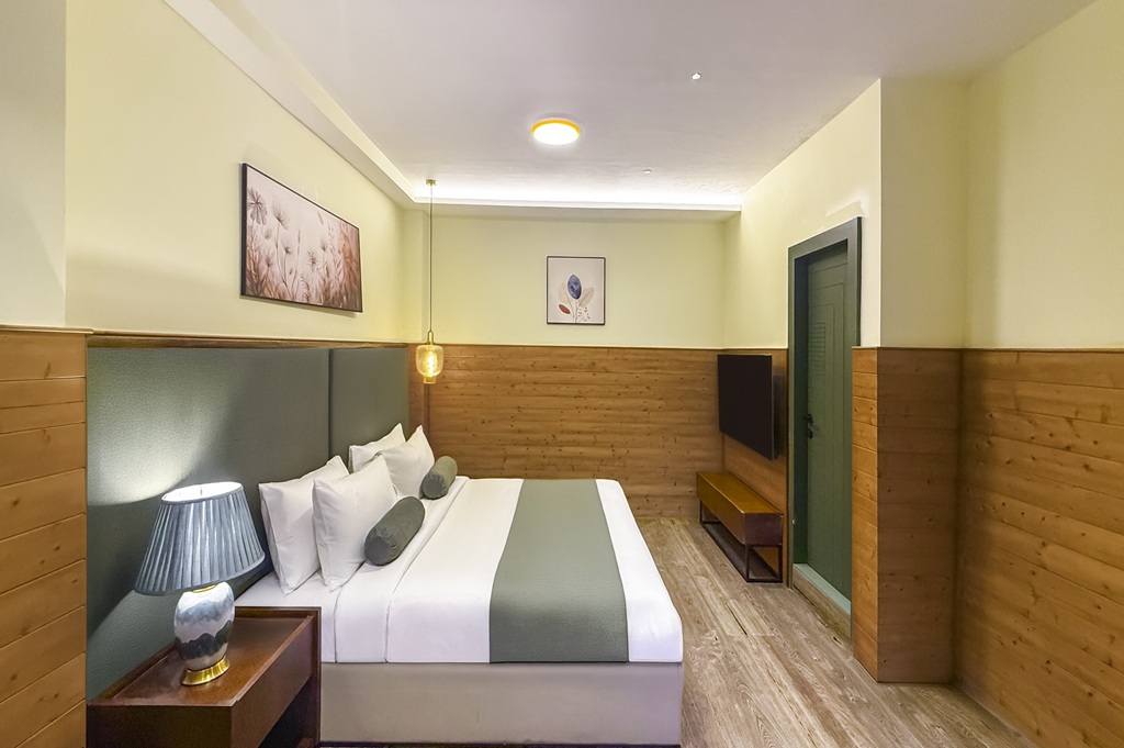LUXURY COTTAGE VIEW ROOM WITH BALCONY thumb