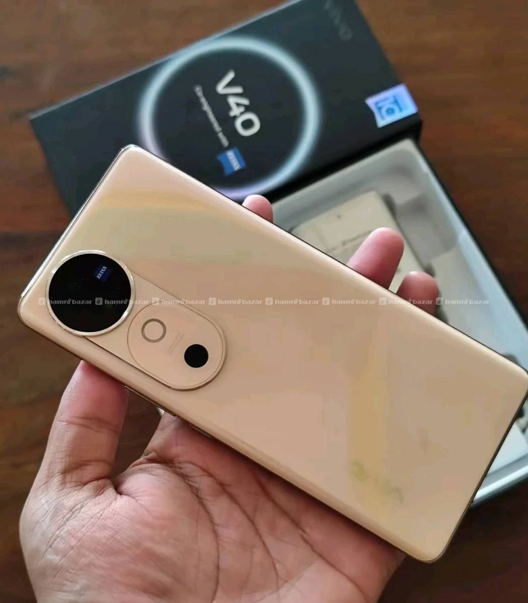 Vivo v40 3