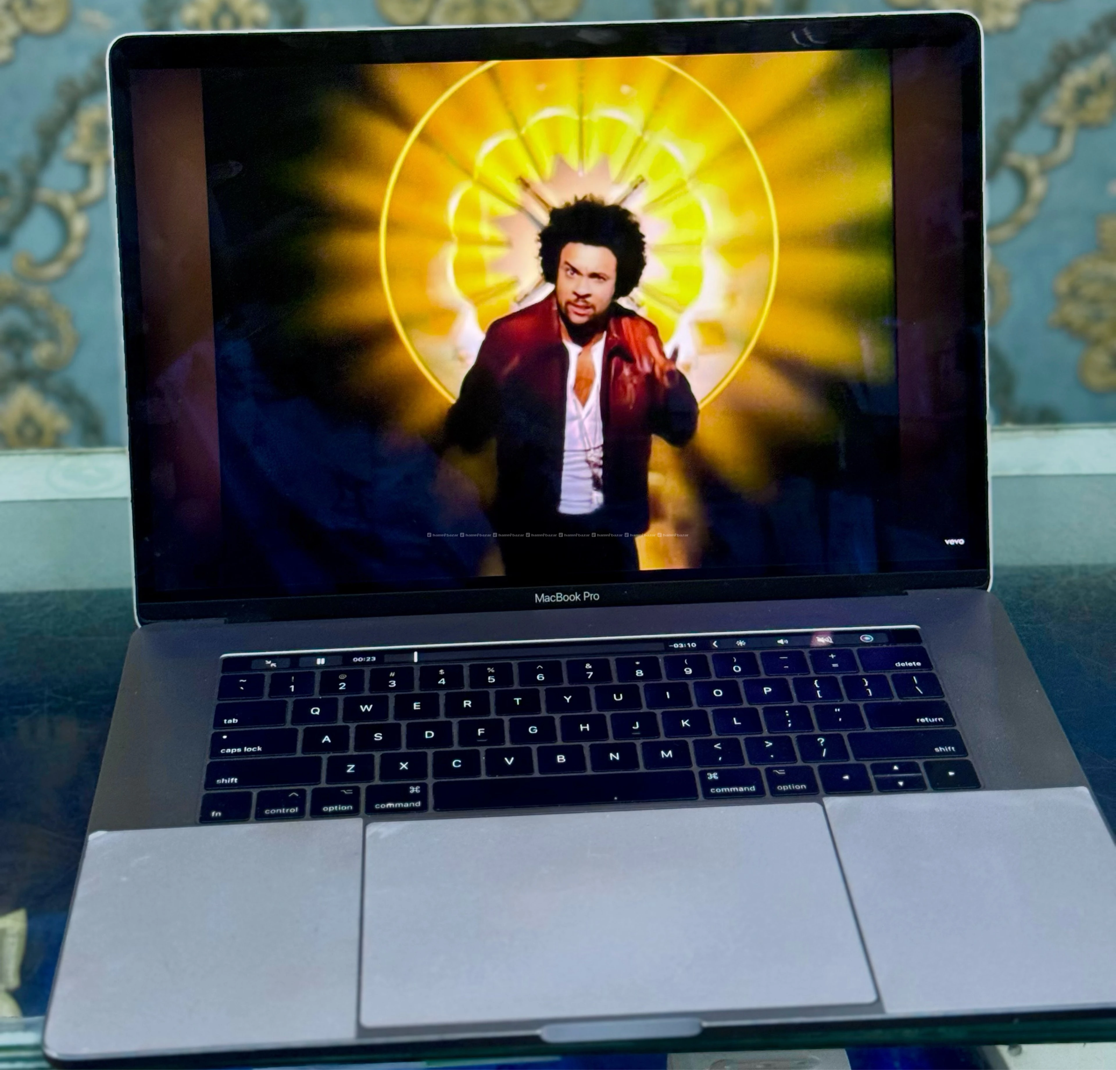 MACBOOK PRO 2017 (16GB RAM/ i7 PROCESSOR)
