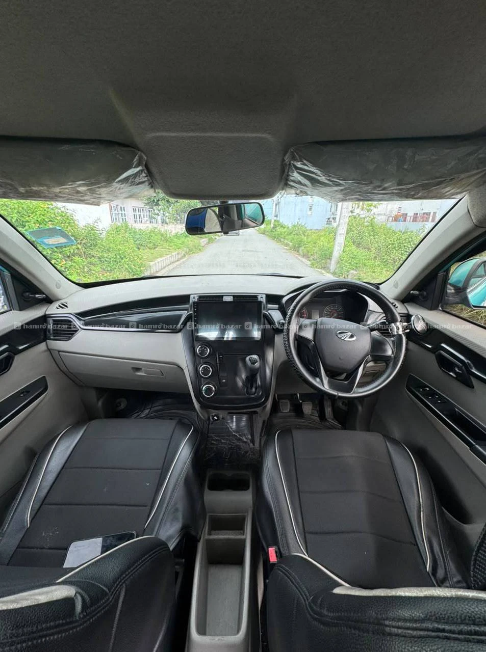 MAHENDRA KUV 100 MINI SUV JEEP 4