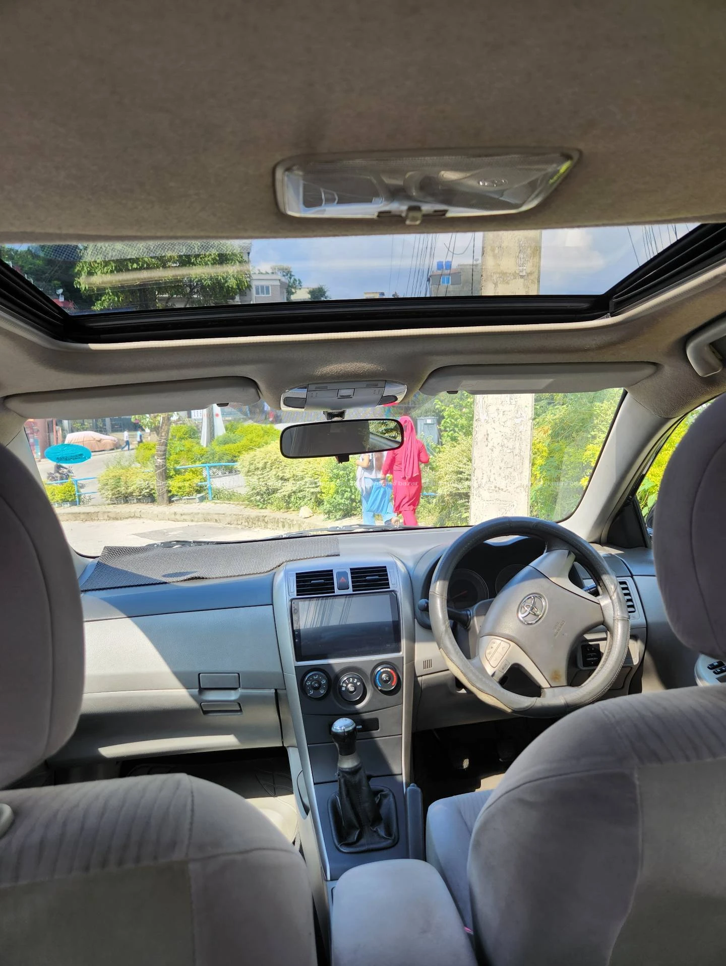 Toyota Corolla 1.6 LX (Sunroof) Single hand 4