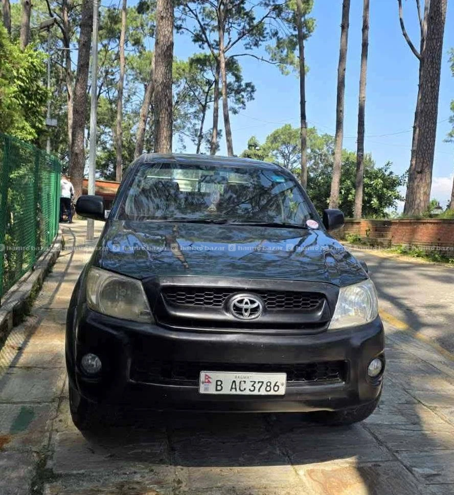 Toyota Hilux 2009 model 
9818846575 or 9768397661