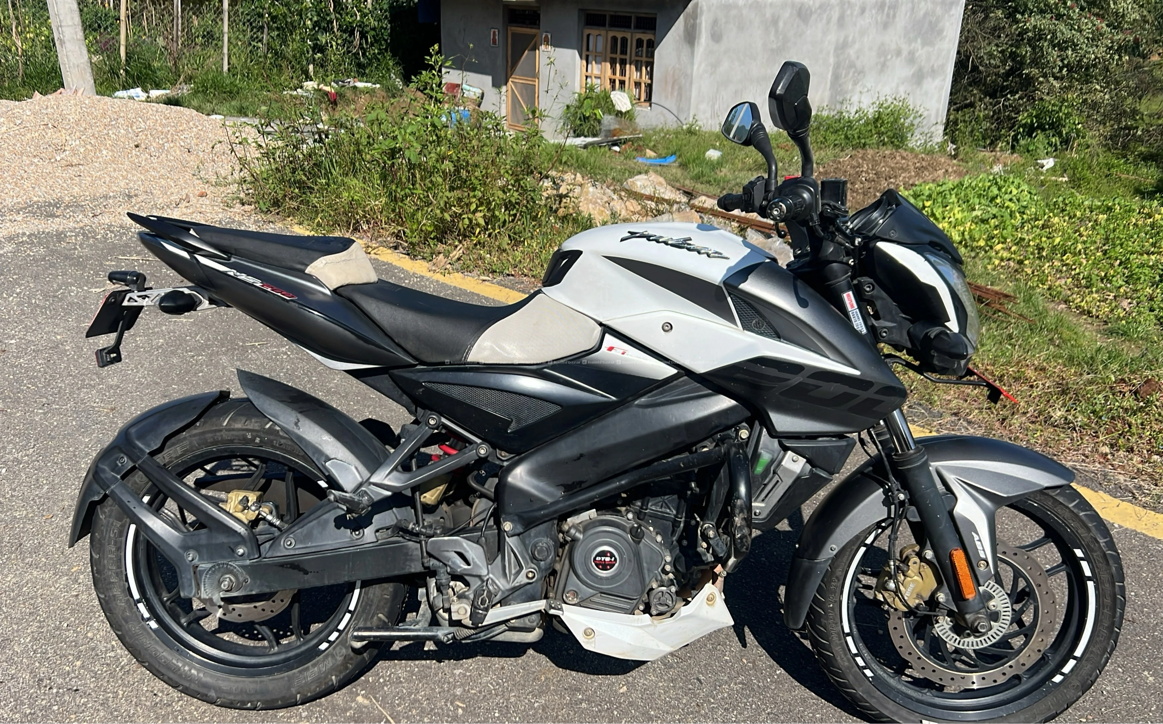 Ns200