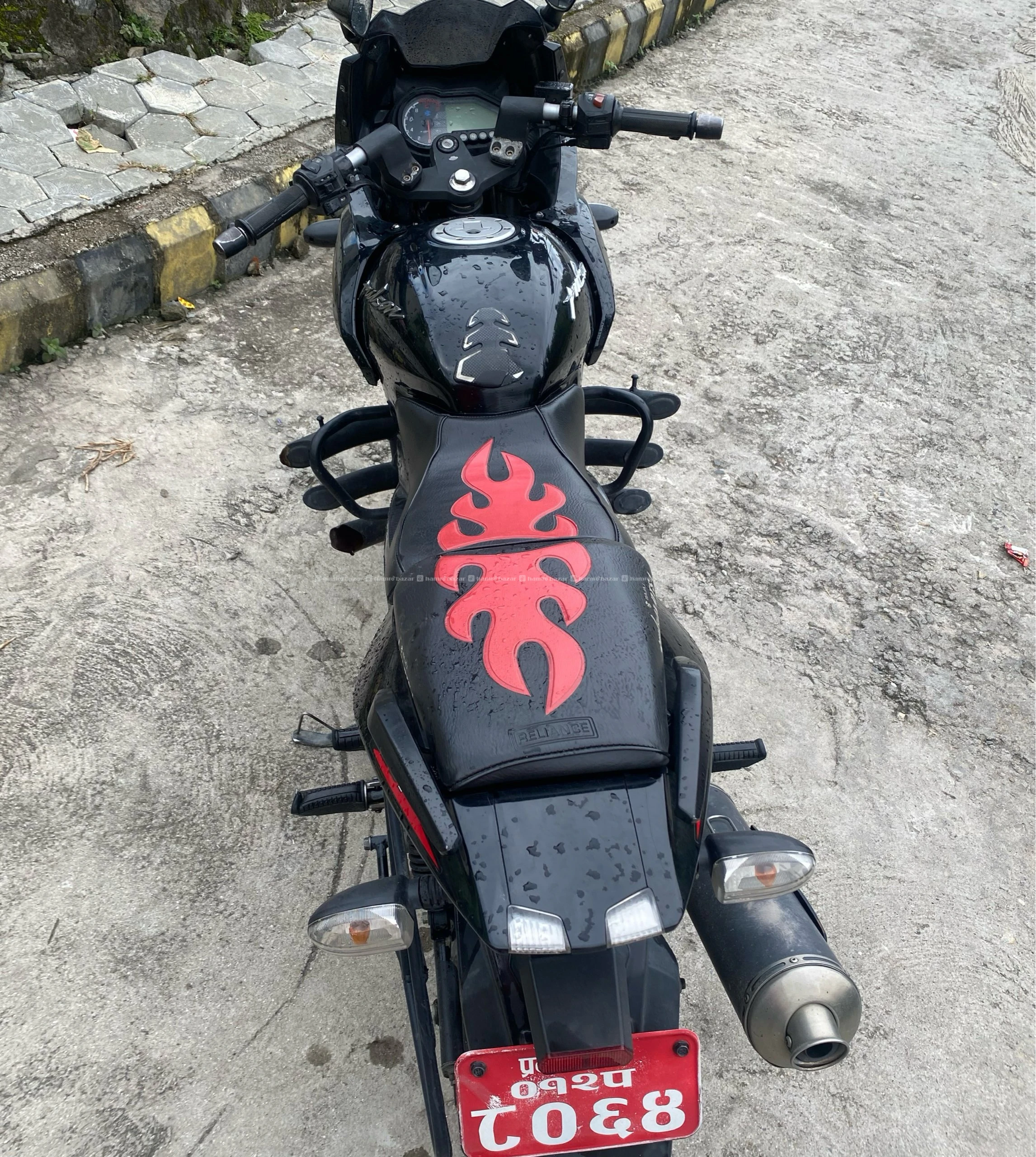 Pulsar 220