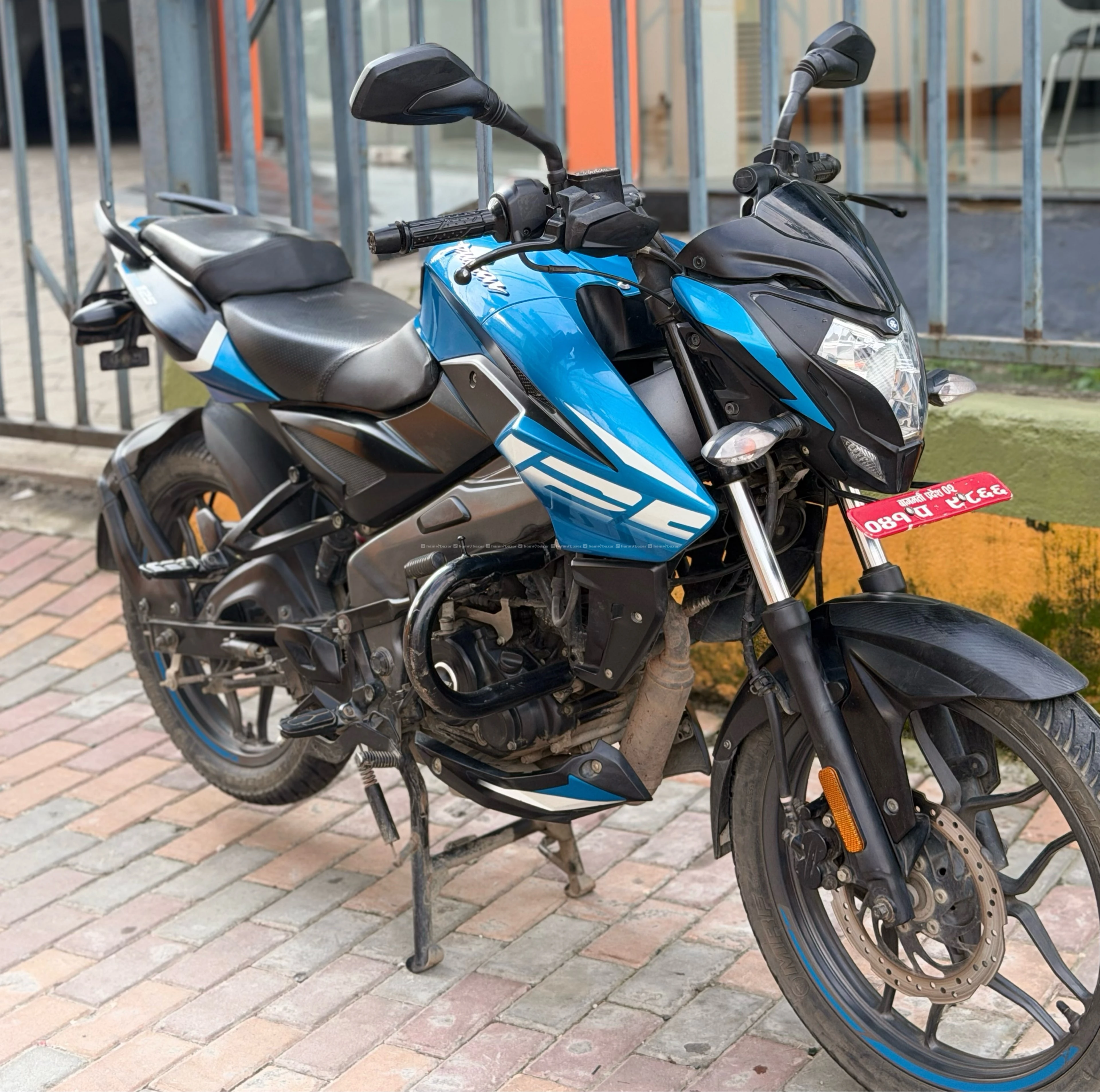Single hand bajaj ns 125 on urgent sale 4