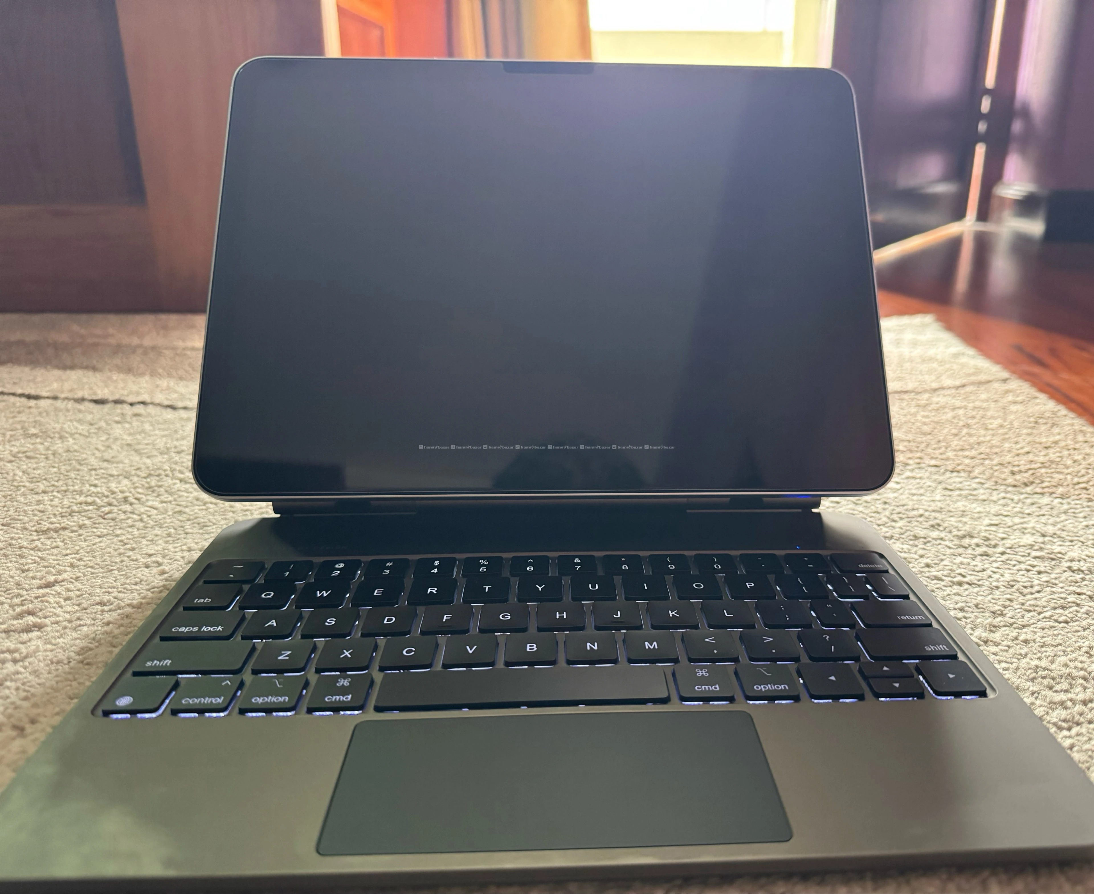 iPad Air M2 with Box and Brand New Keyboard Case 3