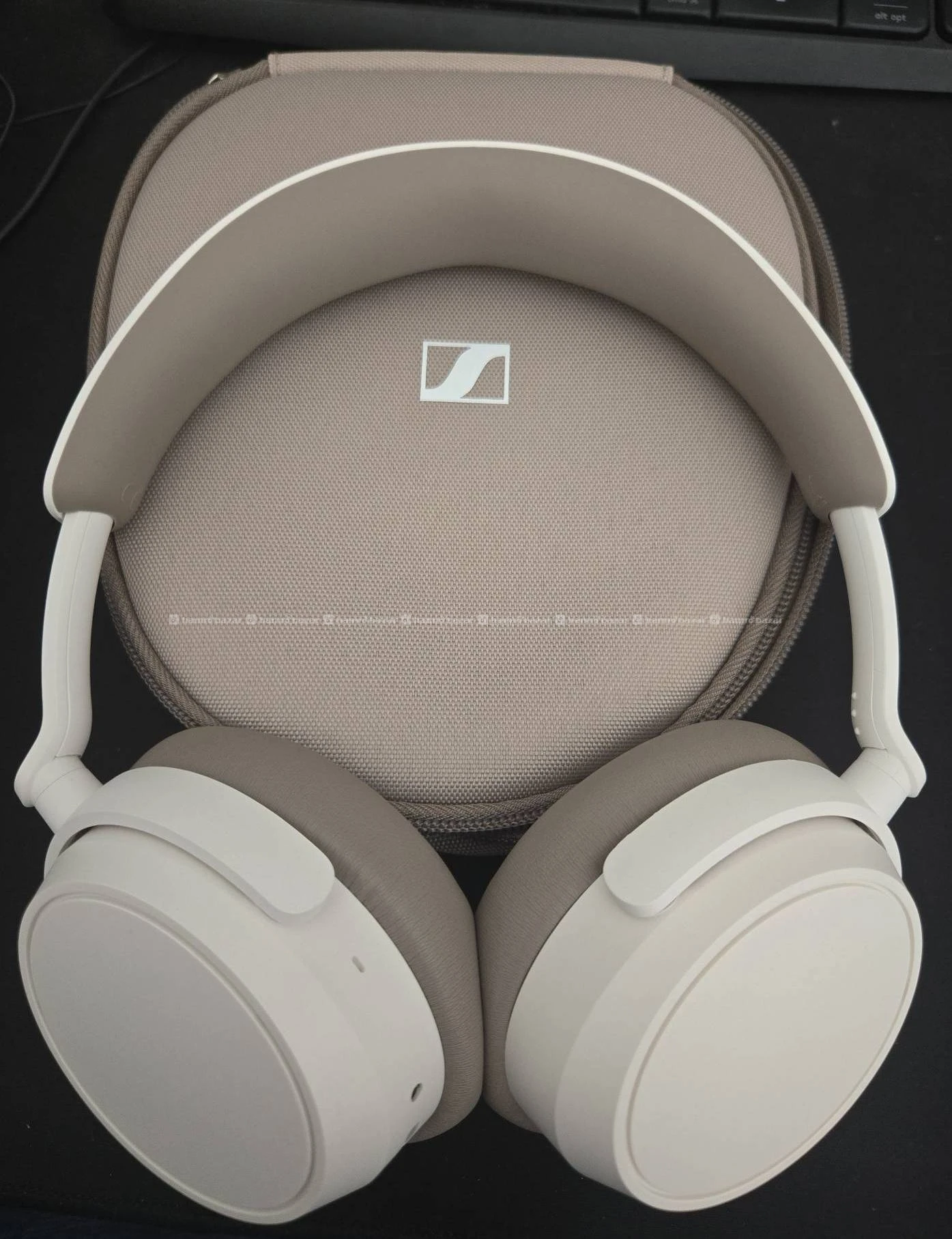 Sennheiser Accentum Plus Headphone