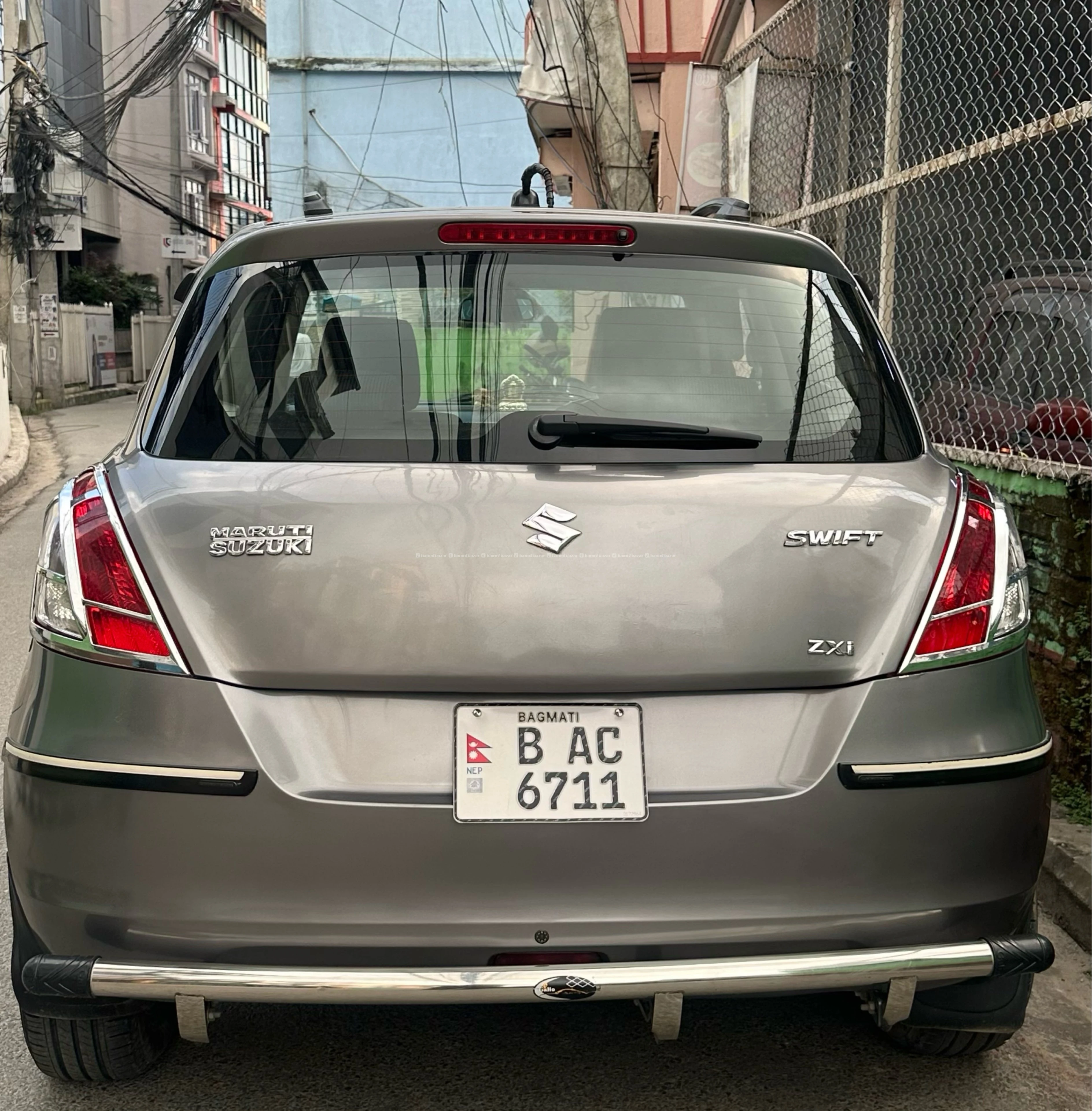 SUZUKI SWIFT zxi 5