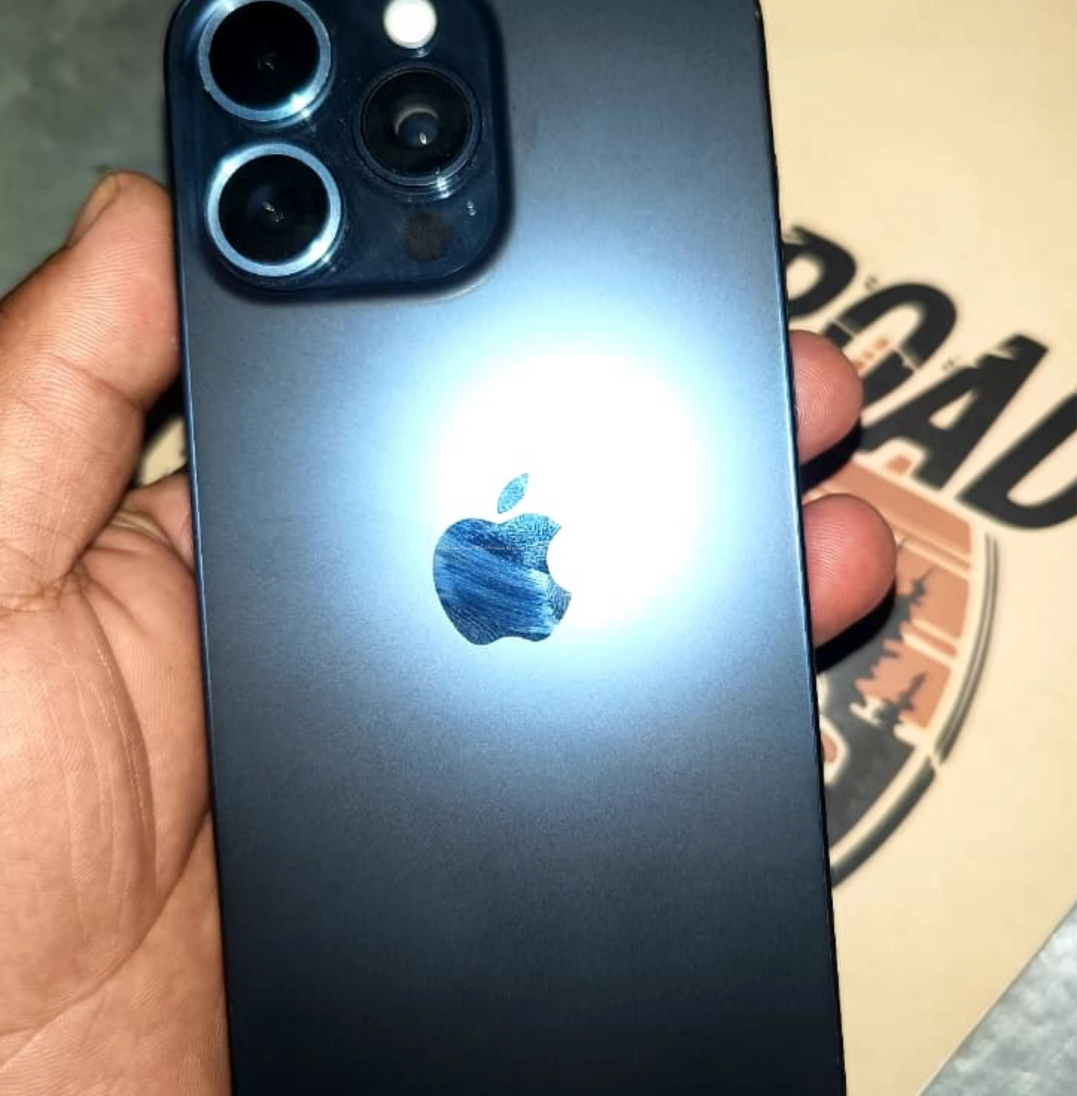 Iphone 15 pro max 256 GB Sim carrier lock 3
