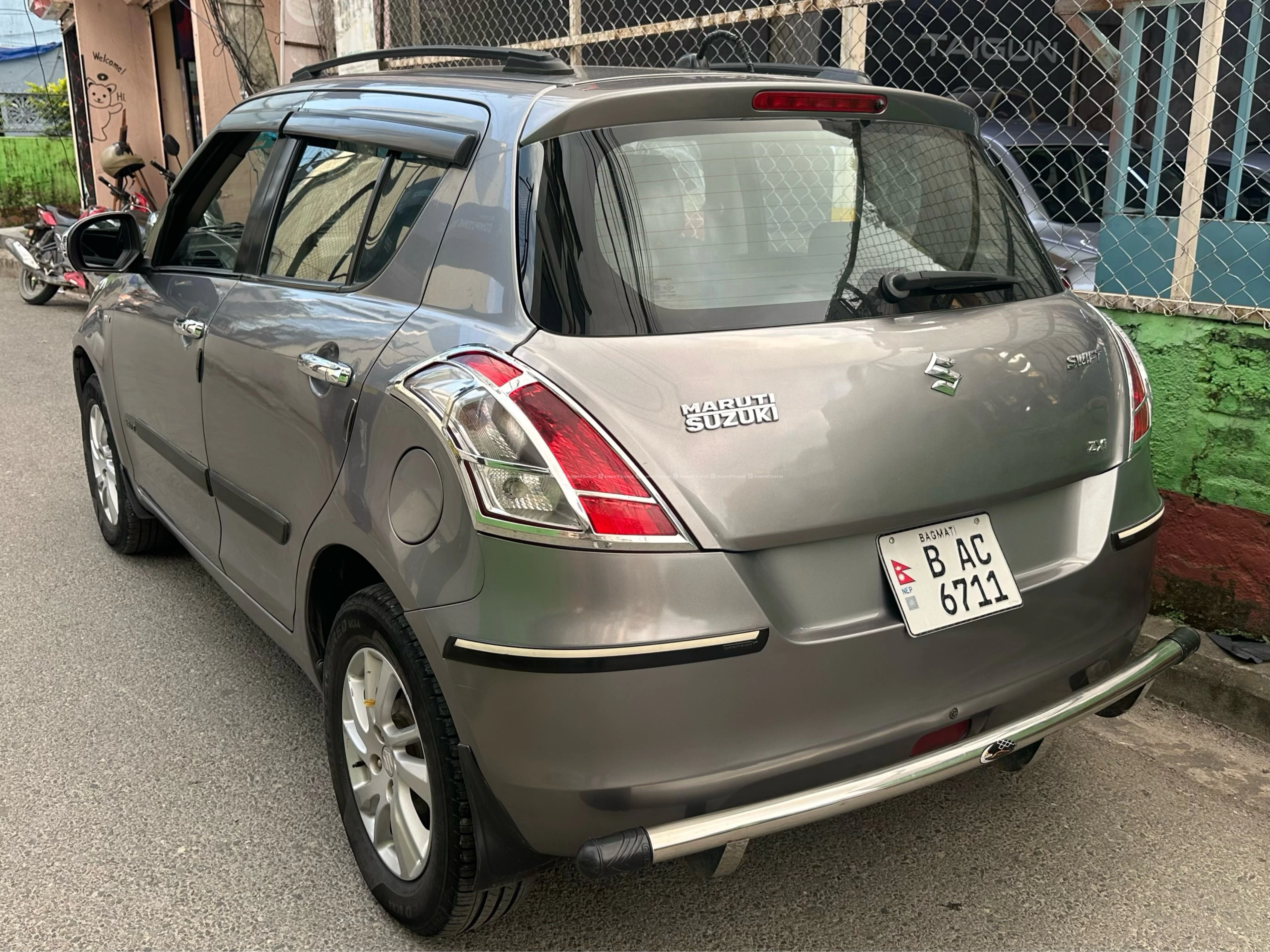 SUZUKI SWIFT zxi 4
